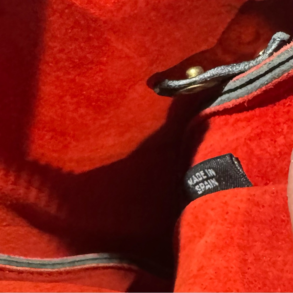 Bally Leather Shoulder Bag Black with Red Suede Interior - Picture 10 of 16